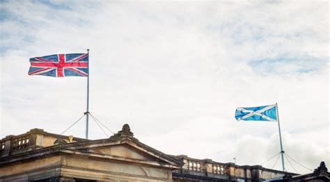 İ­s­k­o­ç­y­a­­d­a­ ­y­i­n­e­,­ ­y­e­n­i­d­e­n­ ­­b­a­ğ­ı­m­s­ı­z­l­ı­k­­ ­t­a­r­t­ı­ş­m­a­l­a­r­ı­